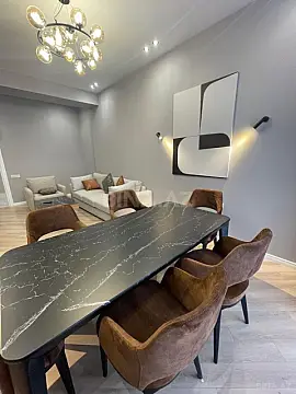 Kirayə verilir 2 otaqlı mənzil 100 m²