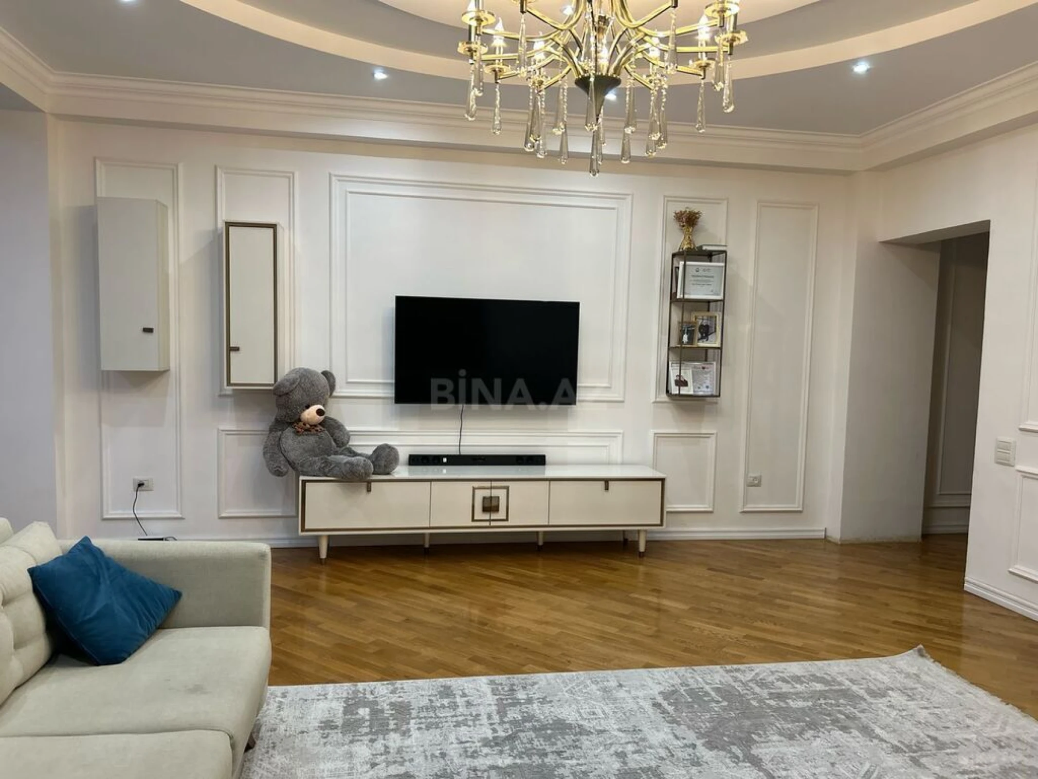 Satılır 3 otaqlı mənzil 162 m²