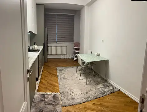Satılır 3 otaqlı mənzil 162 m²