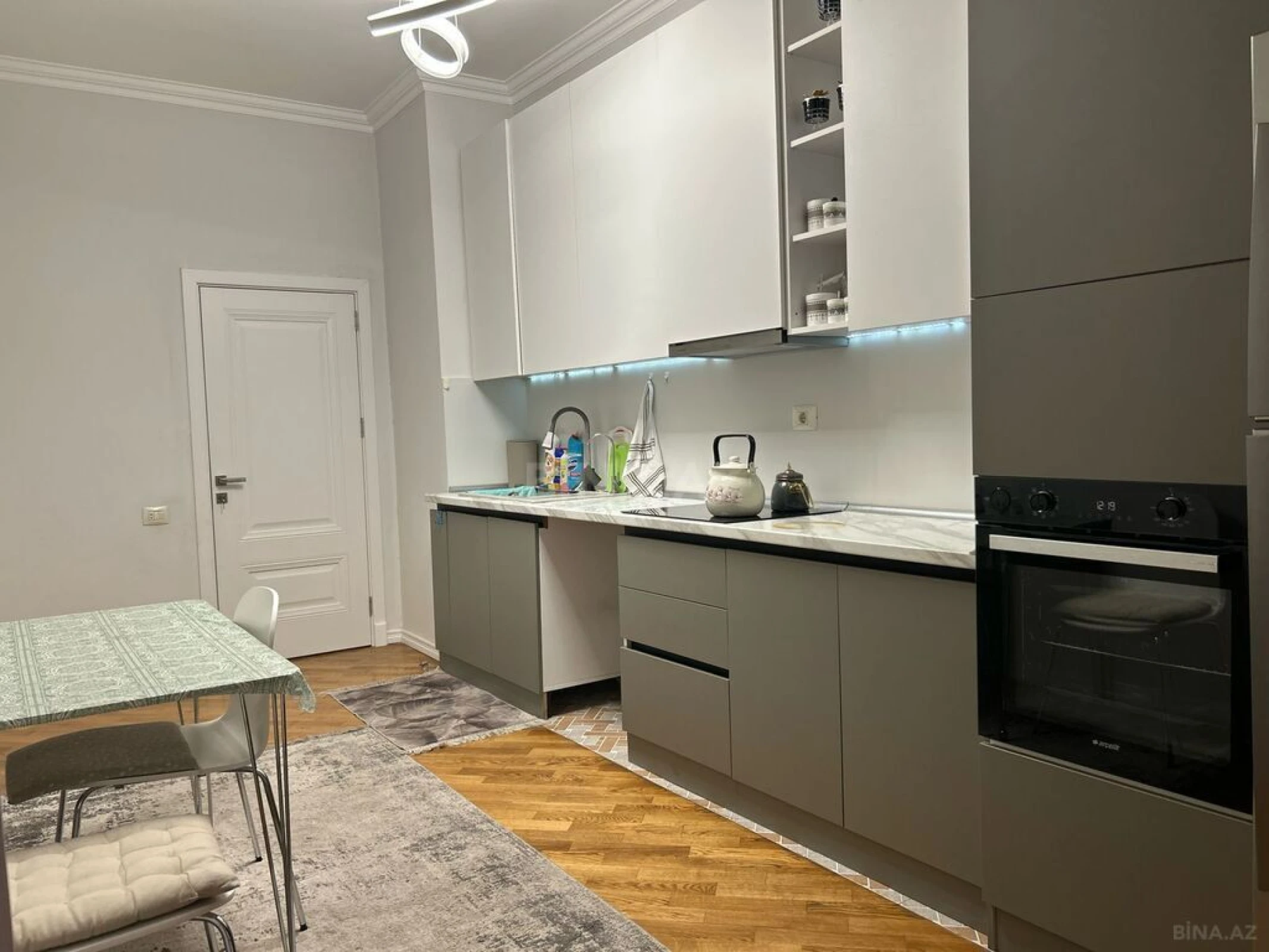 Satılır 3 otaqlı mənzil 162 m²