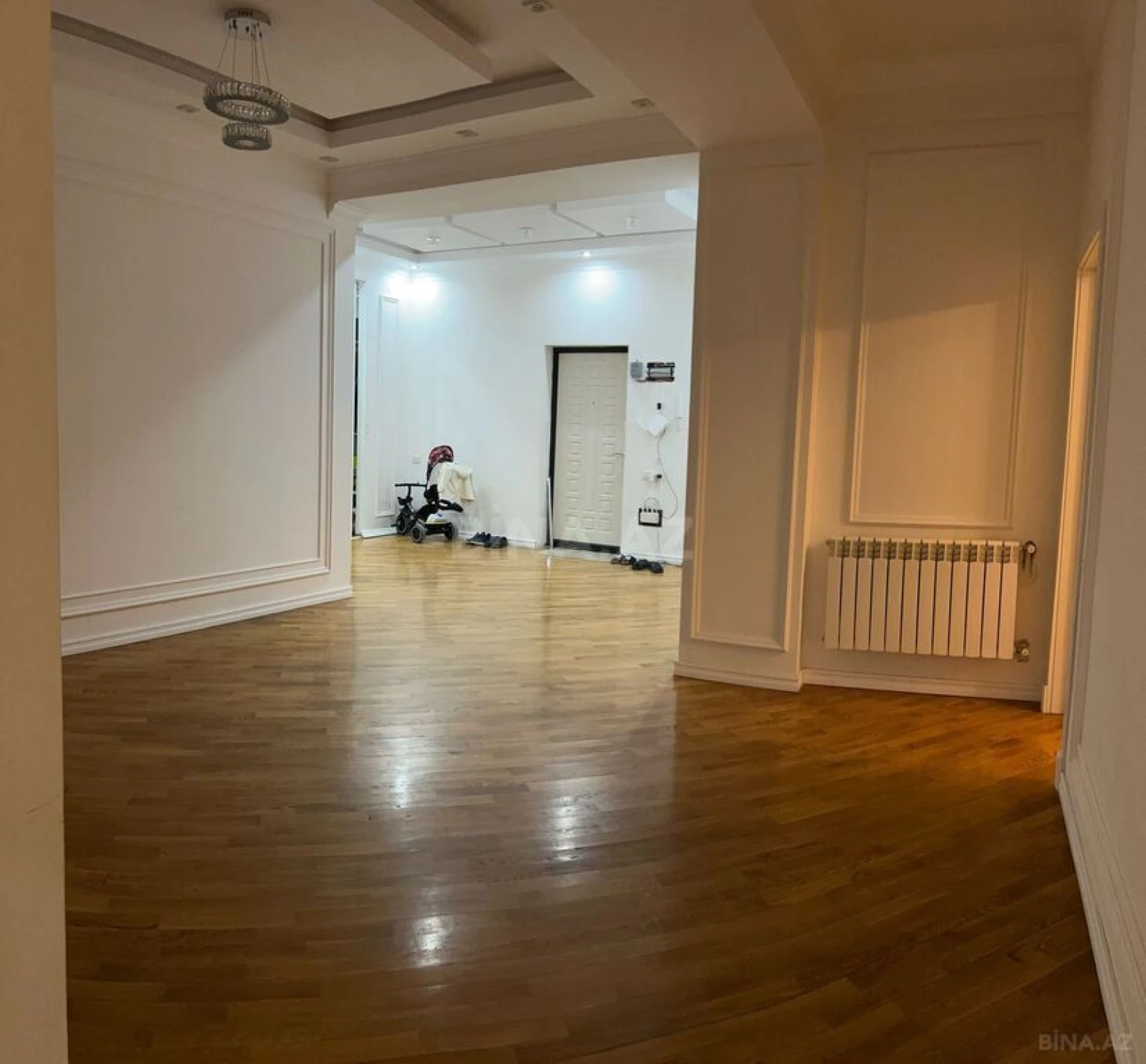 Satılır 3 otaqlı mənzil 162 m²