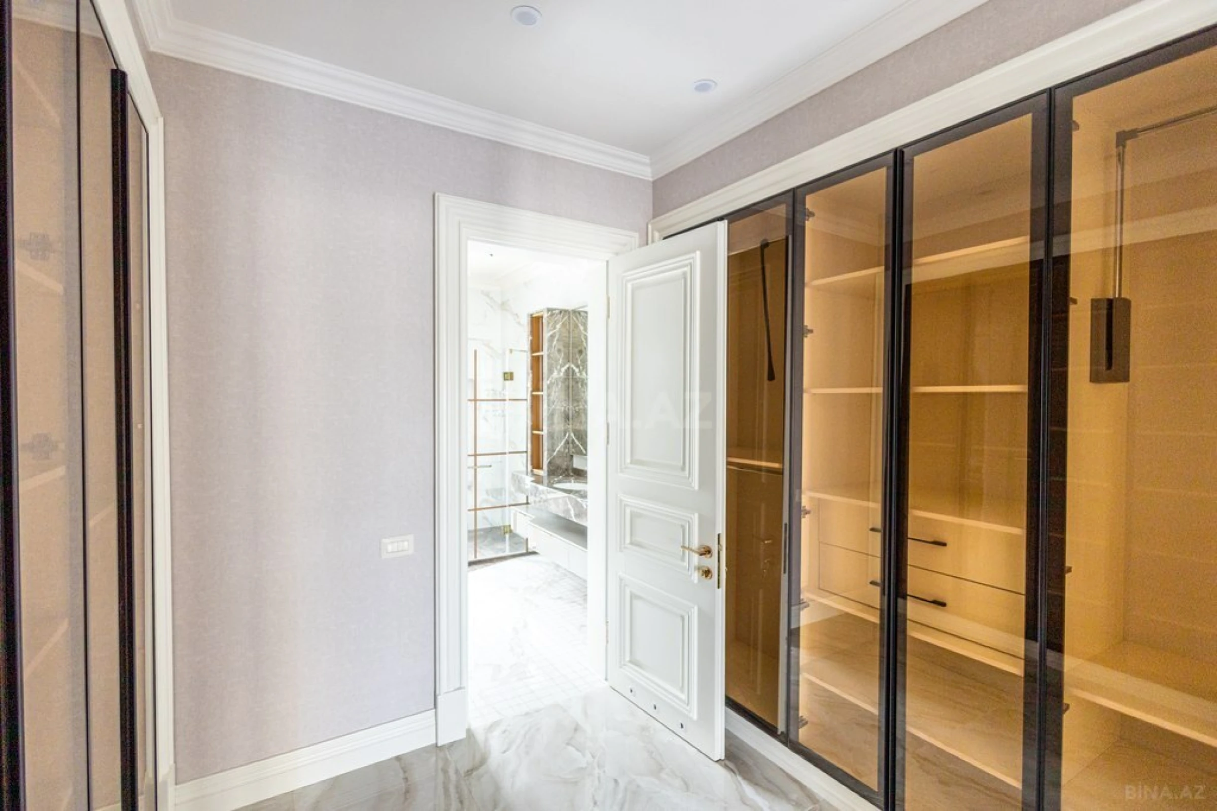 Satılır həyət evi 950 m²