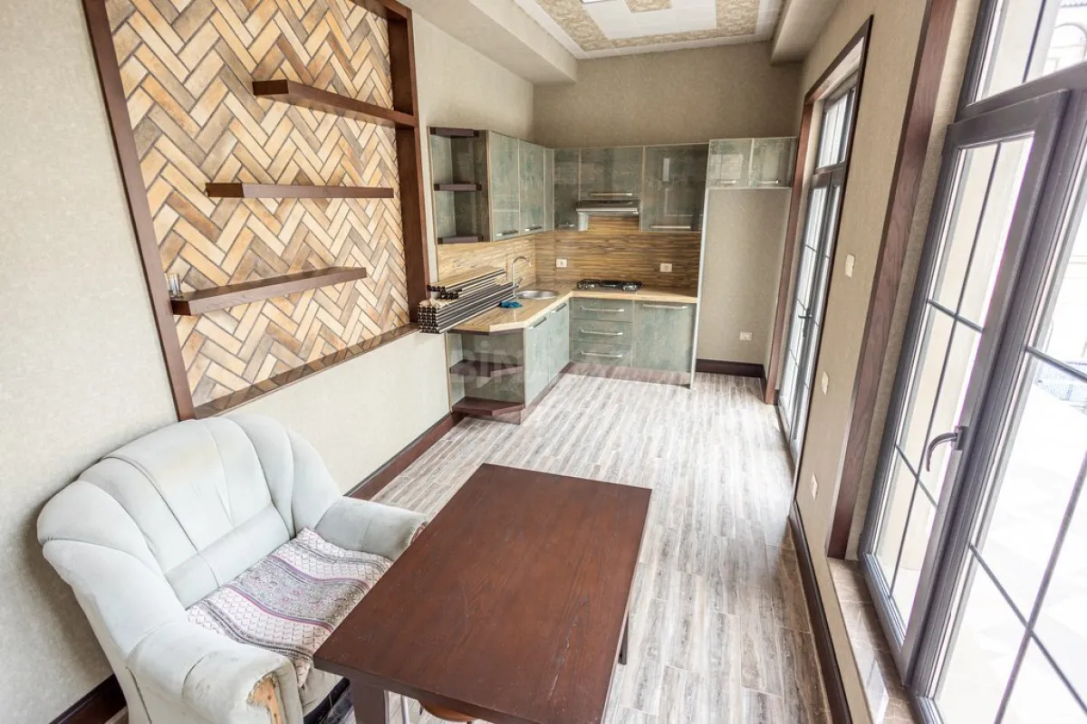 Satılır həyət evi 950 m²