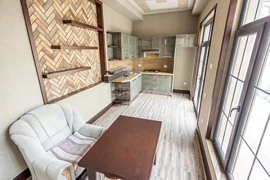 Satılır həyət evi 950 m²