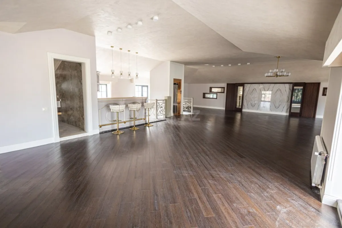 Satılır həyət evi 950 m²