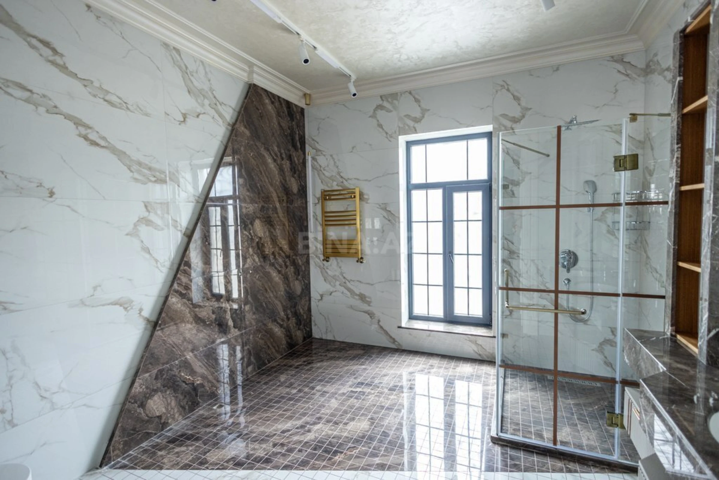 Satılır həyət evi 950 m²