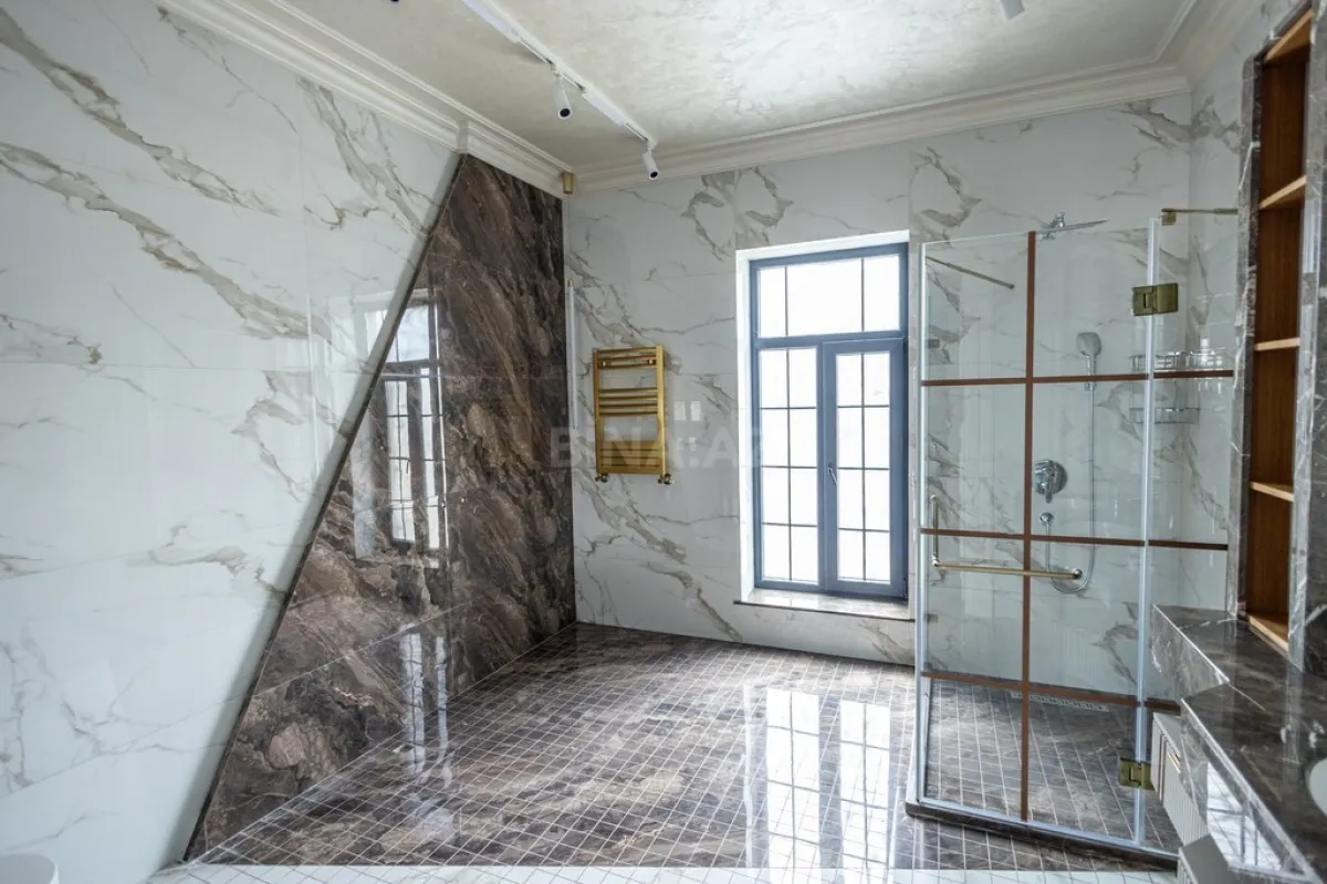 Satılır həyət evi 950 m²