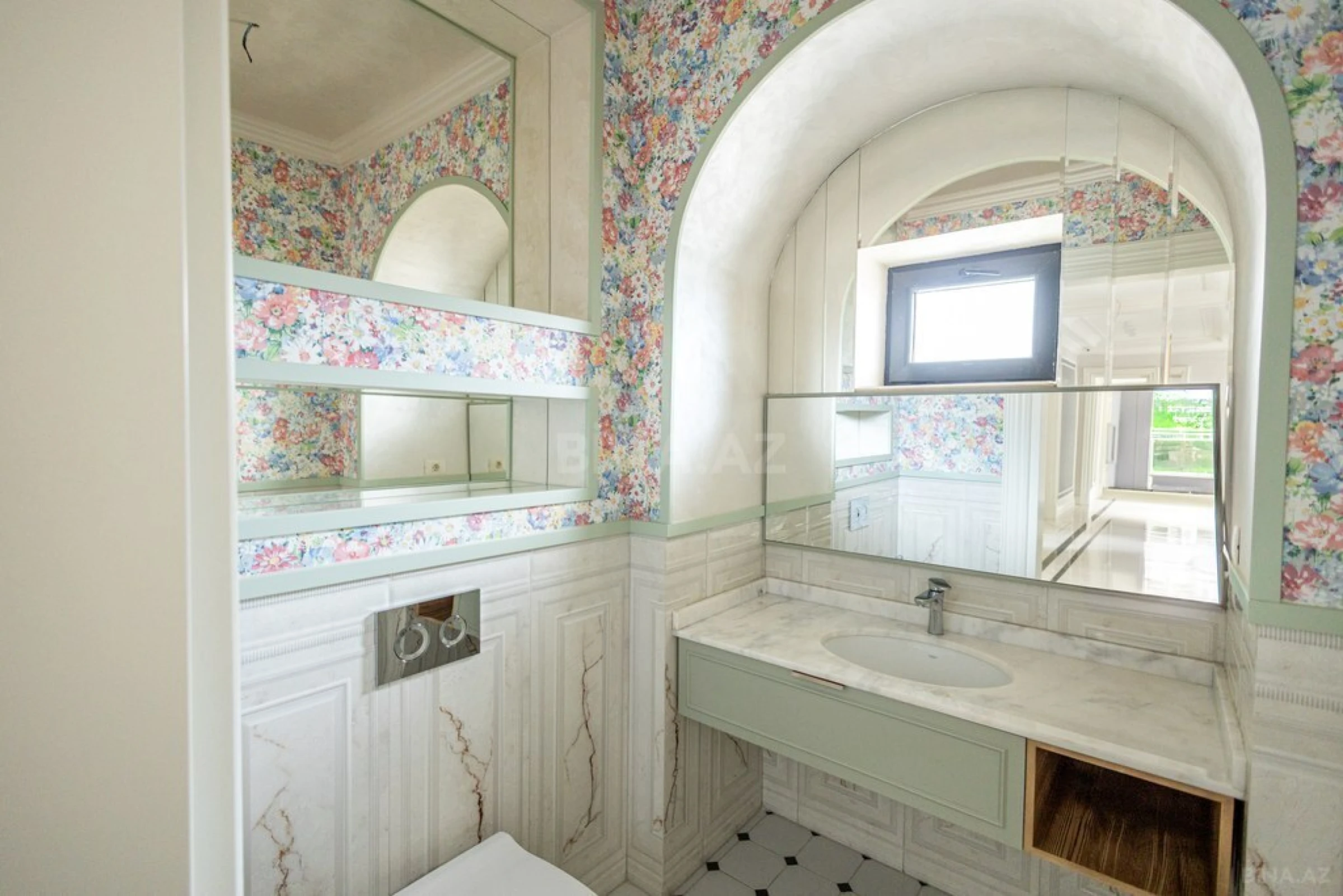 Satılır həyət evi 950 m²