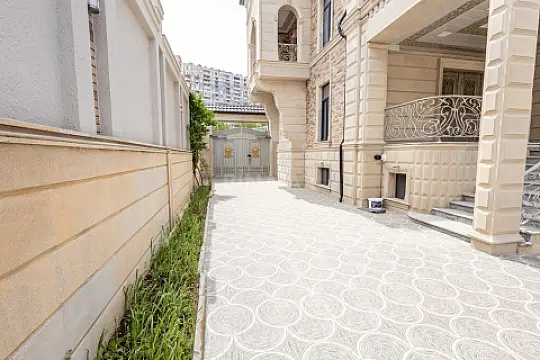 Satılır həyət evi 950 m²