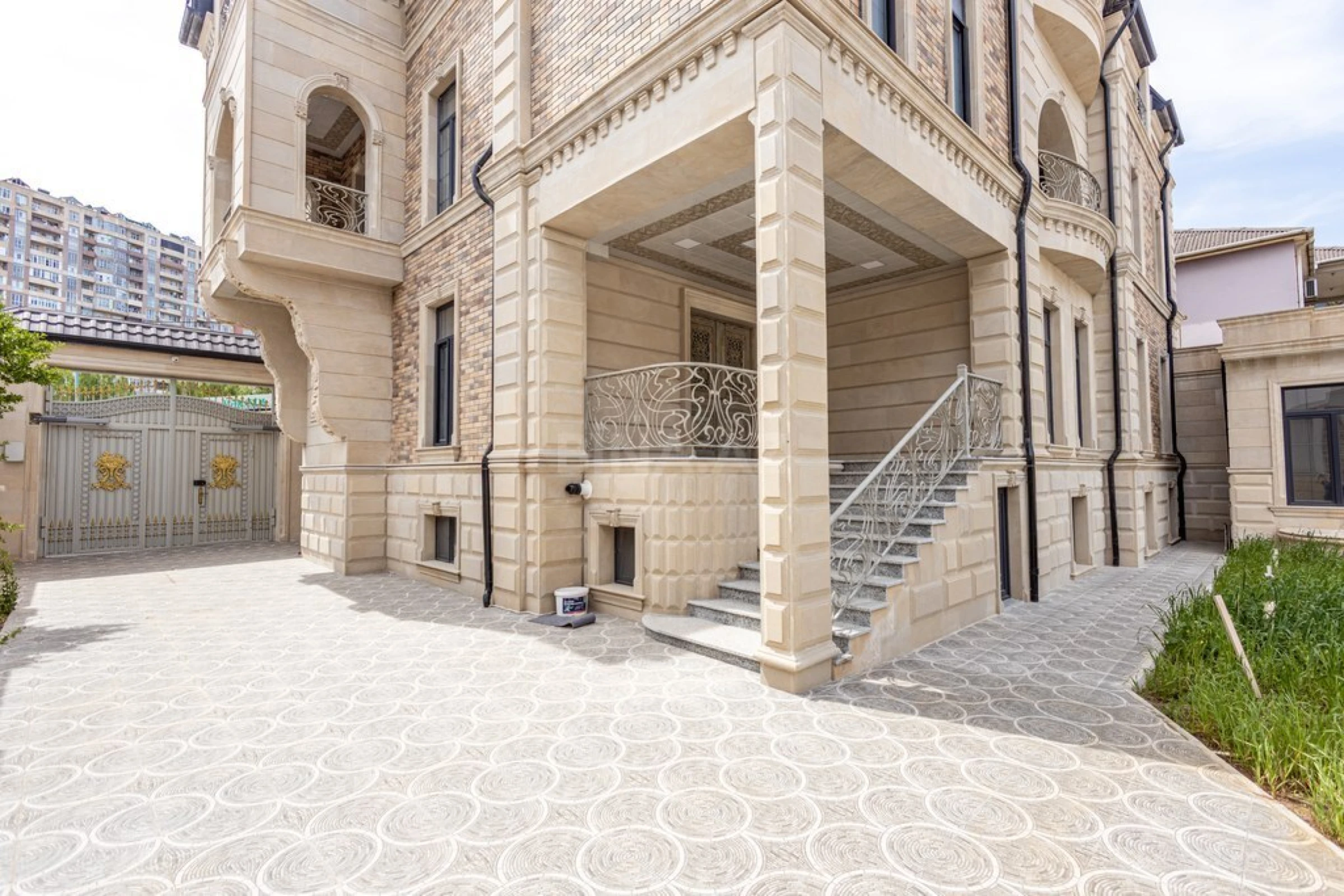 Satılır həyət evi 950 m²