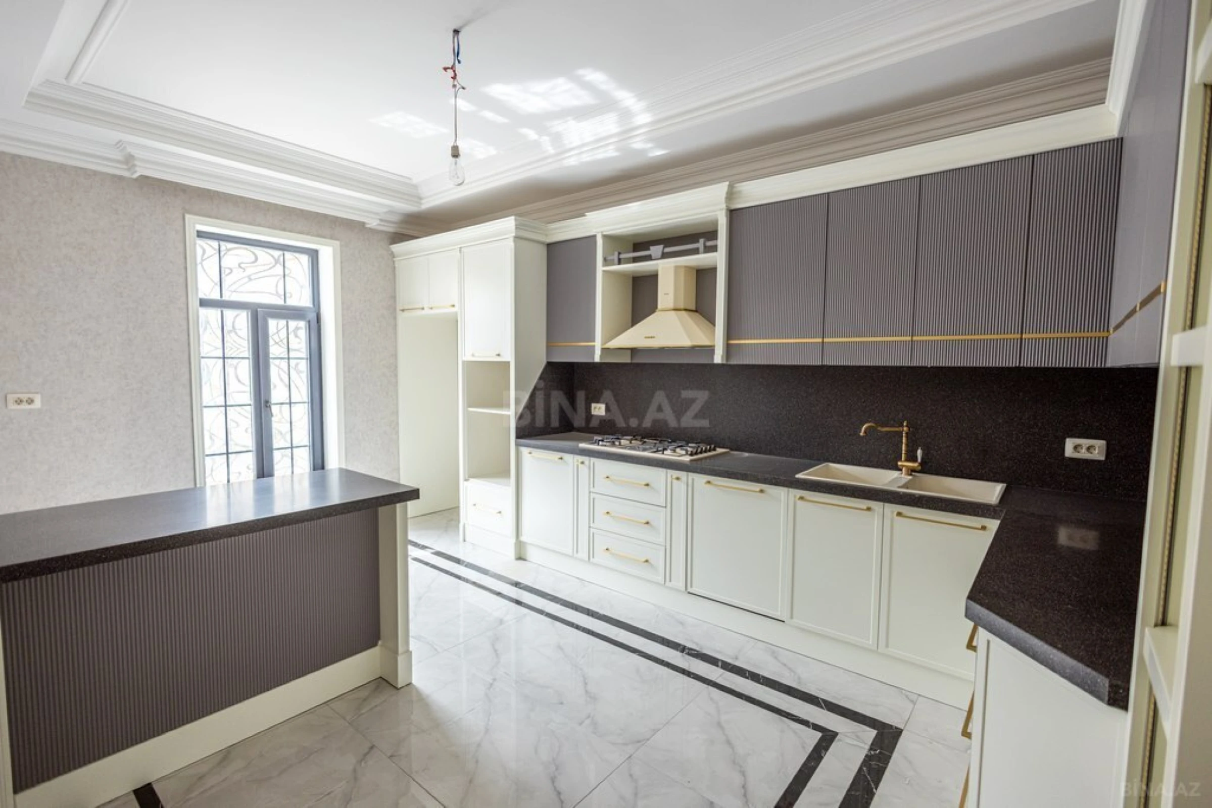 Satılır həyət evi 950 m²