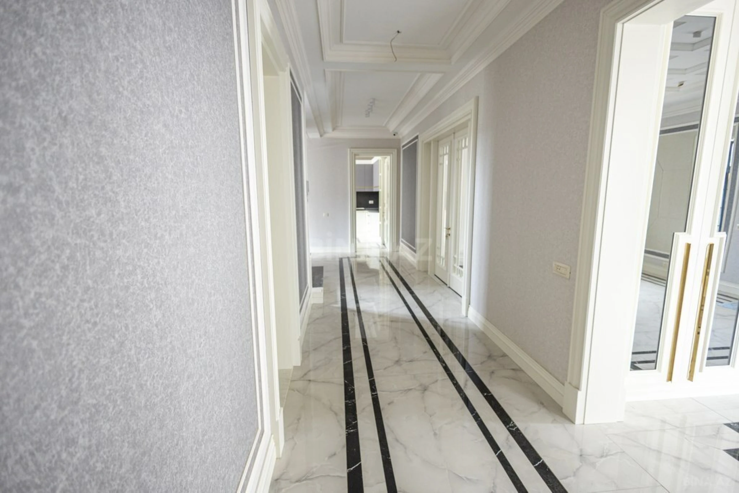 Satılır həyət evi 950 m²