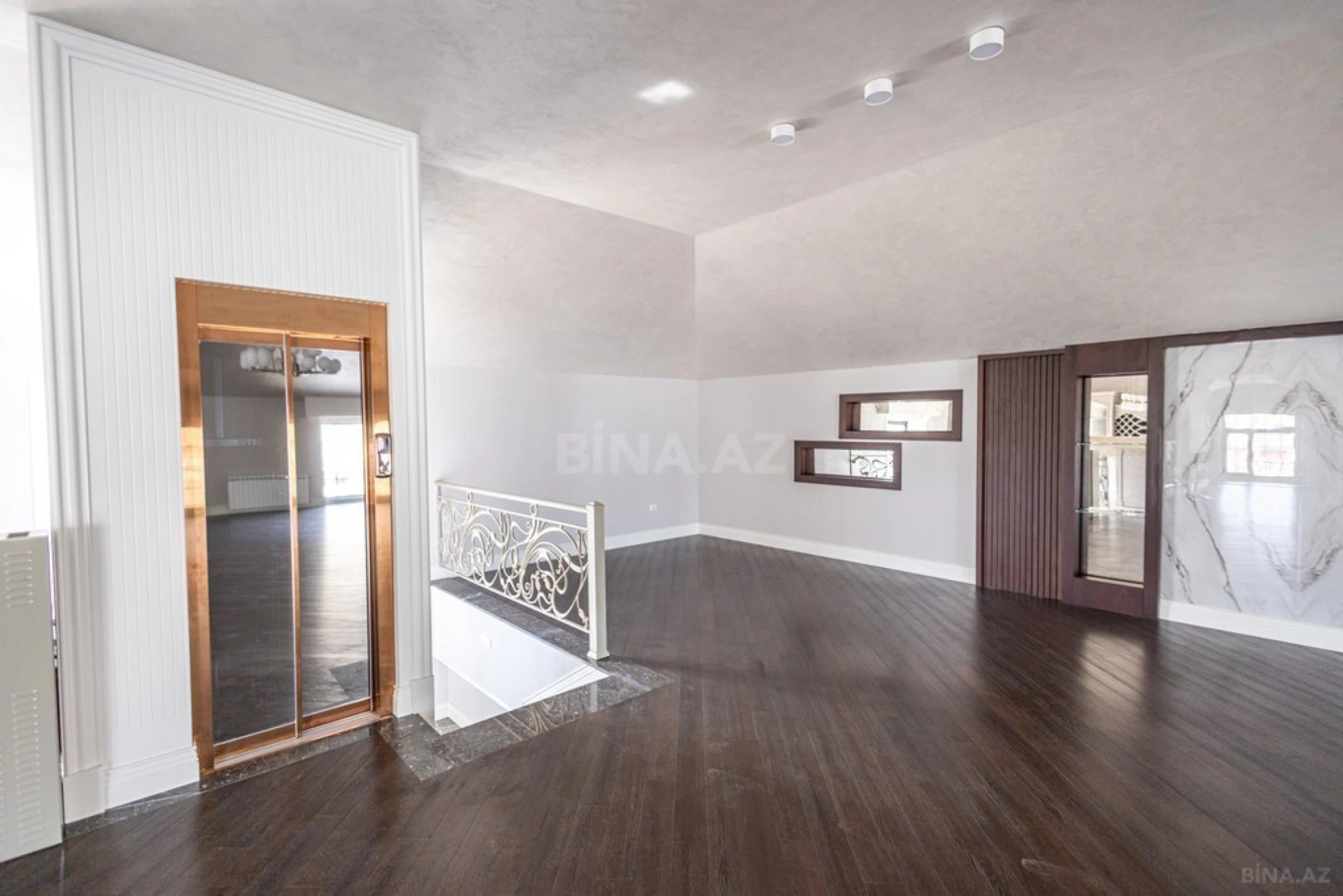 Satılır həyət evi 950 m²