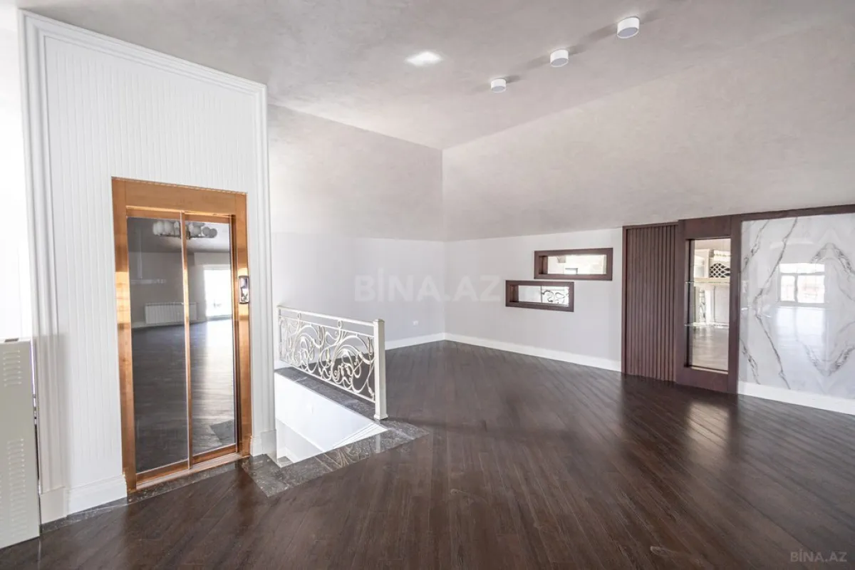 Satılır həyət evi 950 m²