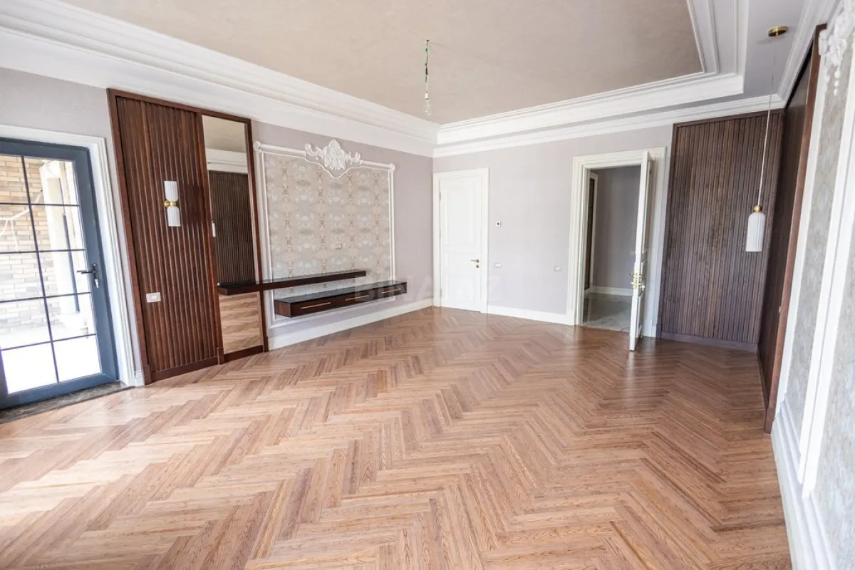 Satılır həyət evi 950 m²