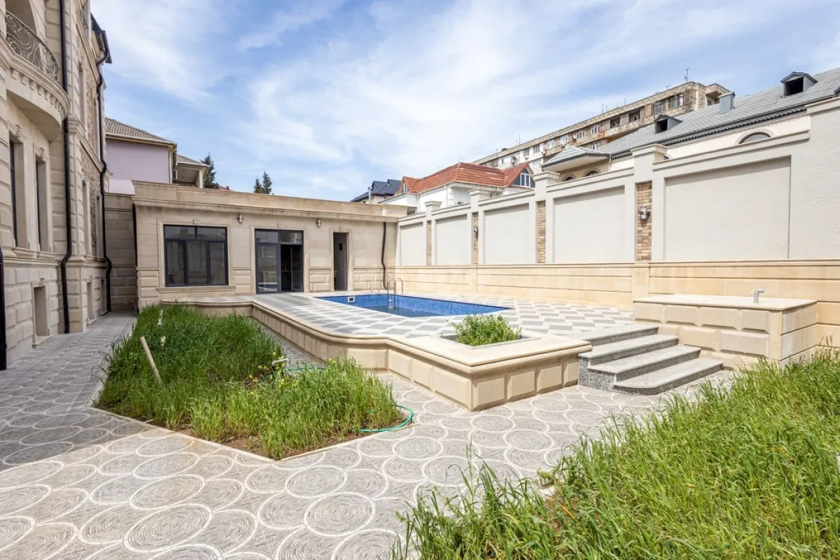 Satılır həyət evi 950 m²