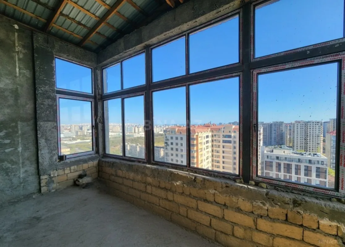 Satılır 4 otaqlı mənzil 150 m²