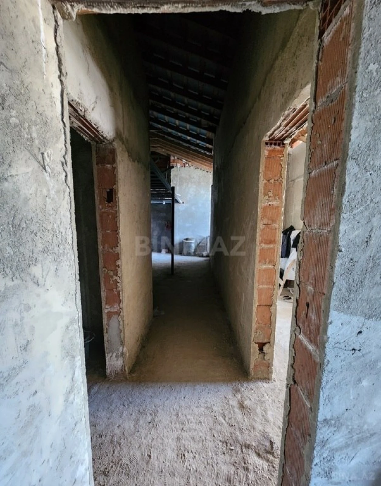 Satılır 4 otaqlı mənzil 150 m²