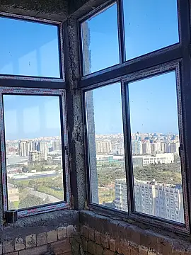 Satılır 4 otaqlı mənzil 150 m²