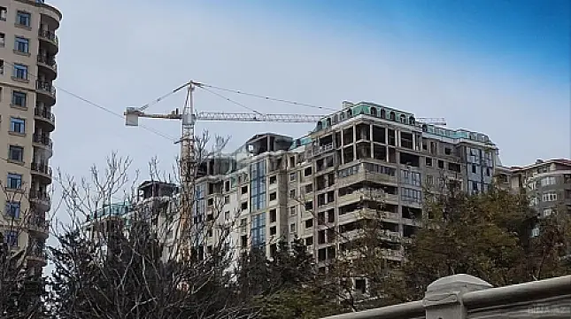 Satılır 4 otaqlı mənzil 150 m²