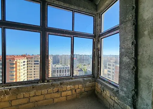 Satılır 4 otaqlı mənzil 150 m²