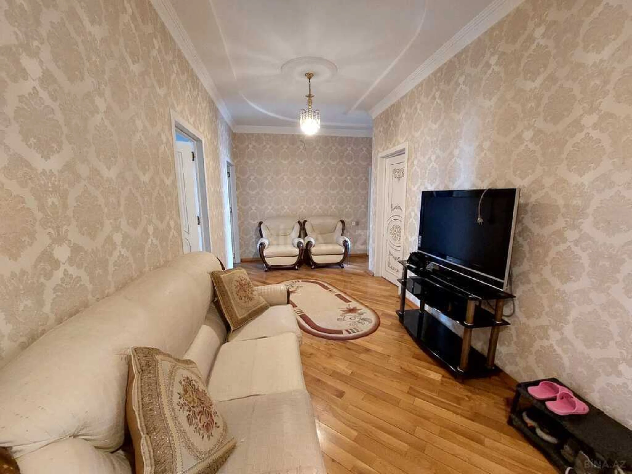 Kirayə verilir 5 otaqlı mənzil 160 m²