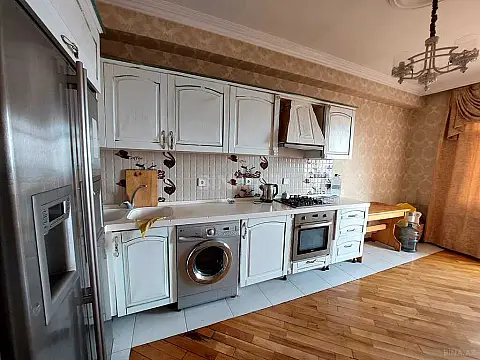 Kirayə verilir 5 otaqlı mənzil 160 m²