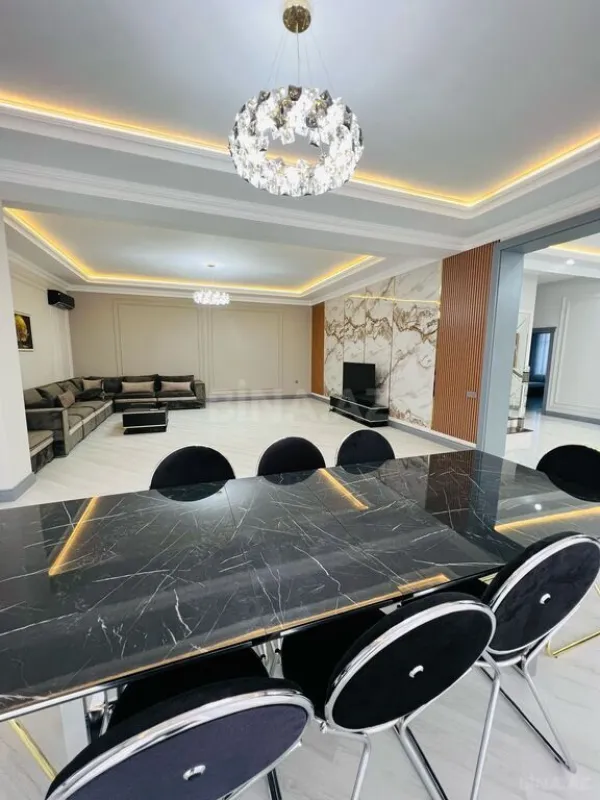 Kirayə verilir 6 otaqlı həyət evi 360 m²