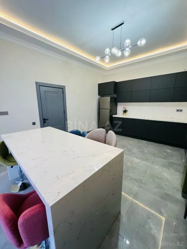 Kirayə verilir 6 otaqlı həyət evi 360 m²