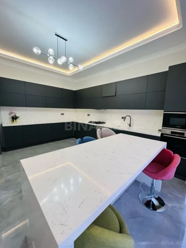 Kirayə verilir 6 otaqlı həyət evi 360 m²
