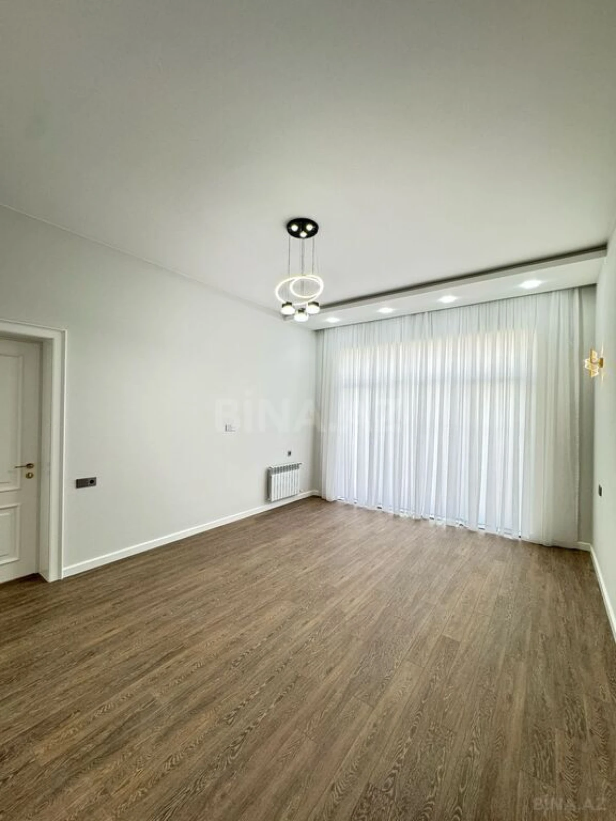 Satılır 5 otaqlı həyət evi 400 m²