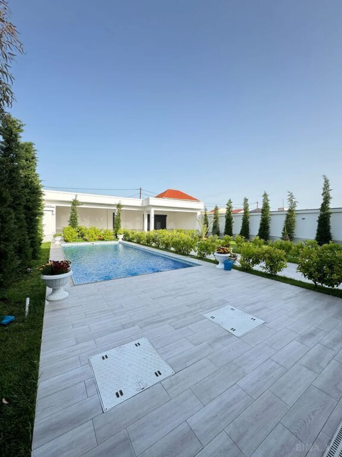 Satılır 5 otaqlı həyət evi 400 m²
