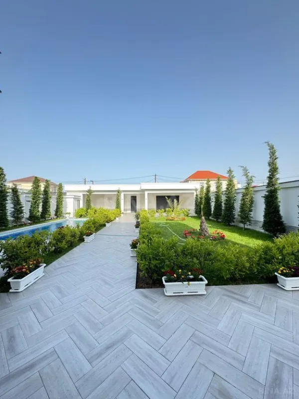 Satılır 5 otaqlı həyət evi 400 m²