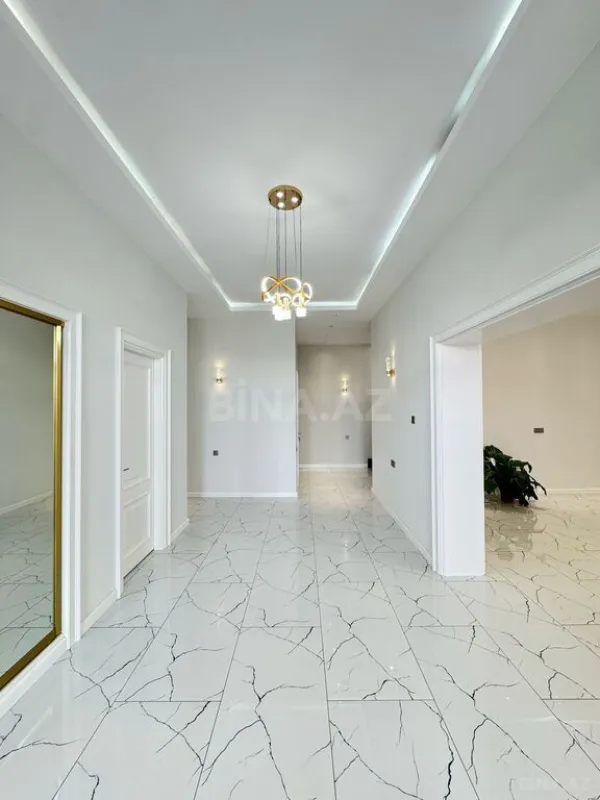 Satılır 5 otaqlı həyət evi 400 m²