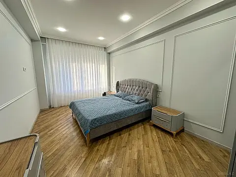 Kirayə verilir 3 otaqlı mənzil 130 m²