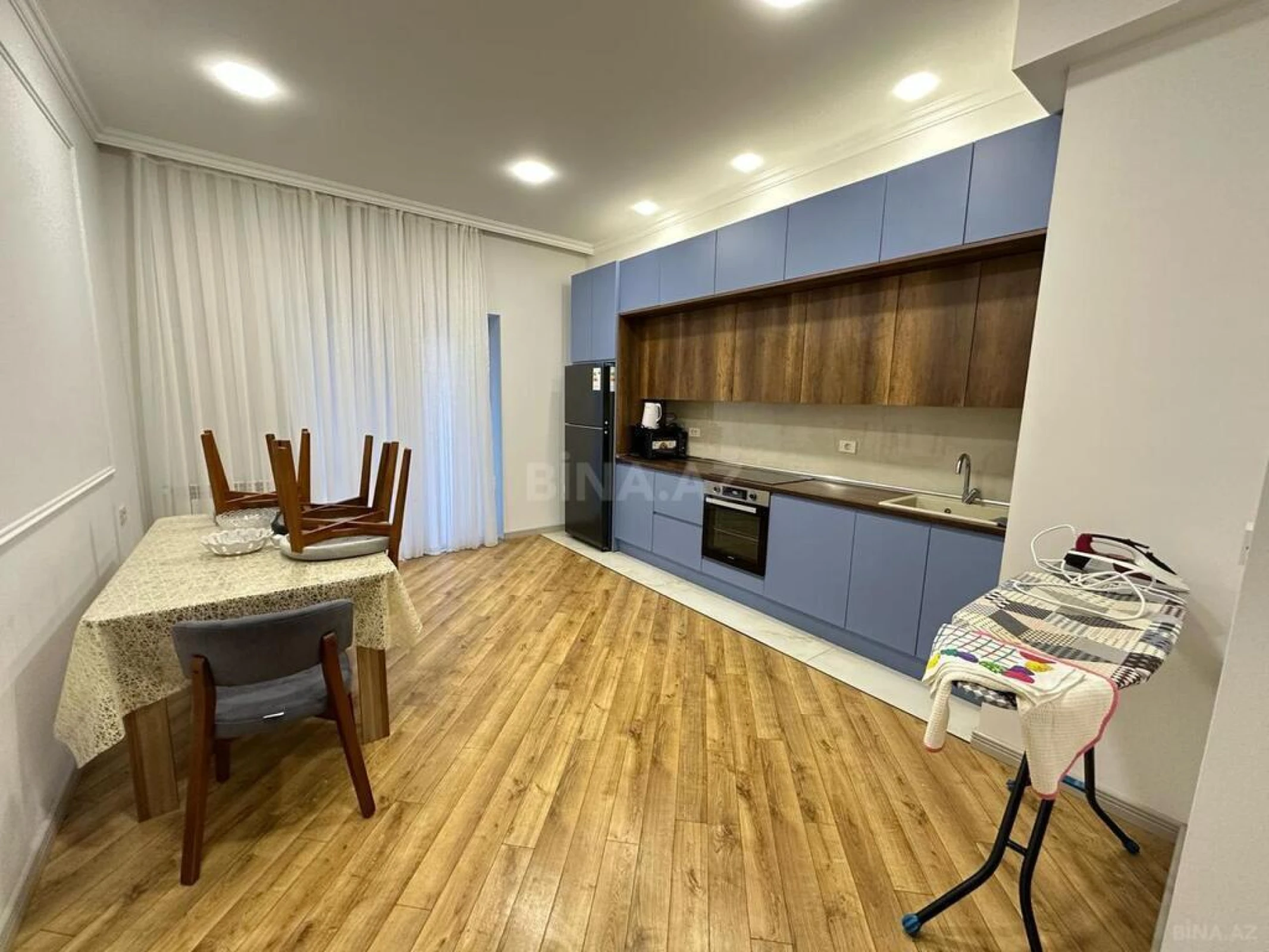 Kirayə verilir 3 otaqlı mənzil 130 m²