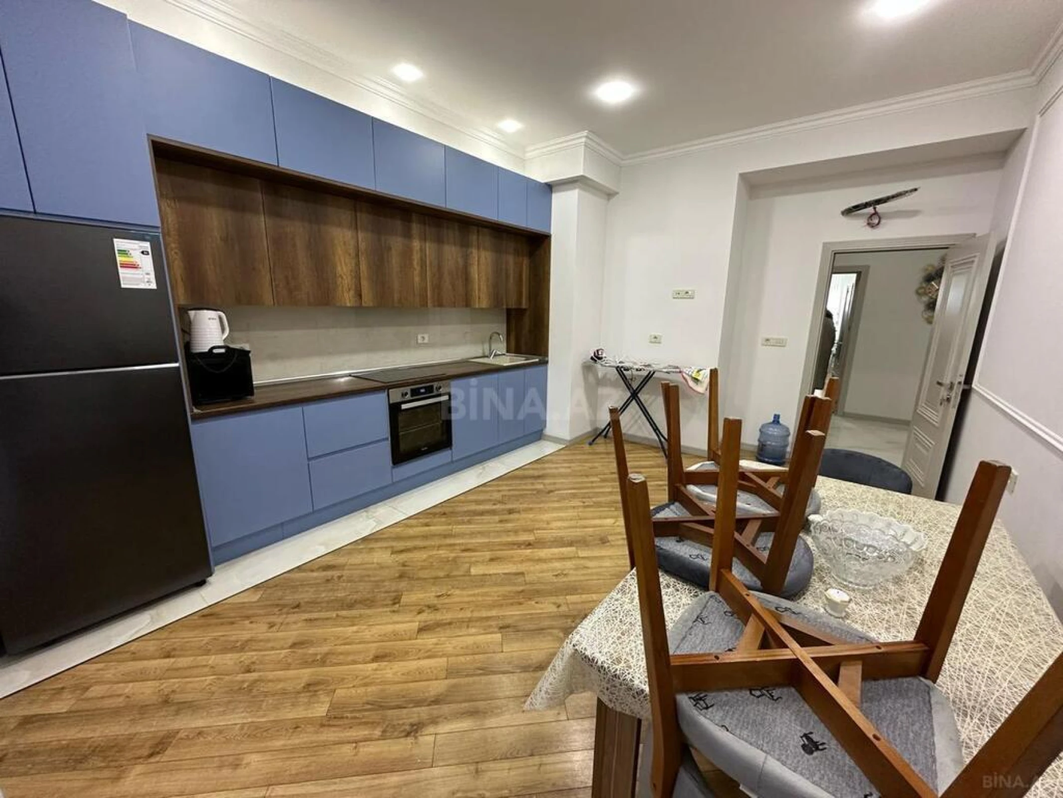 Kirayə verilir 3 otaqlı mənzil 130 m²