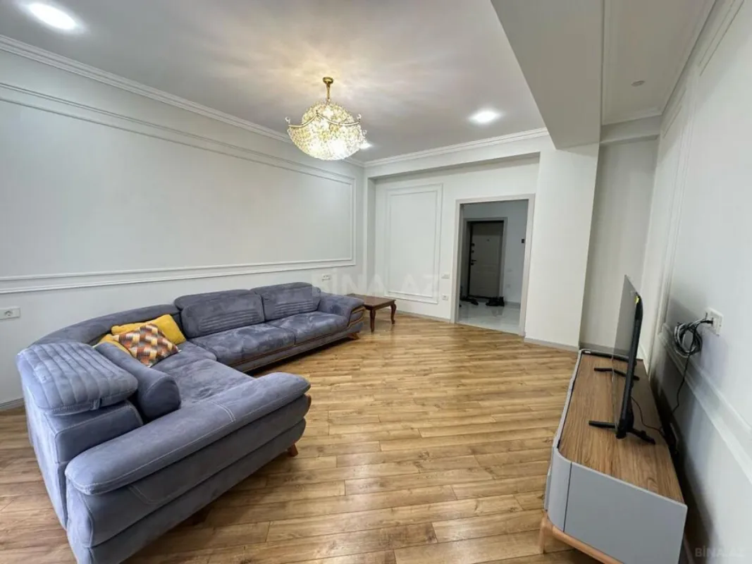 Kirayə verilir 3 otaqlı mənzil 130 m²