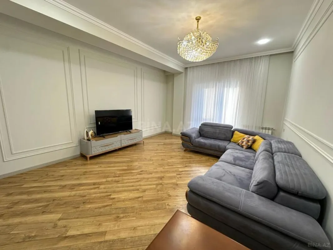 Kirayə verilir 3 otaqlı mənzil 130 m²
