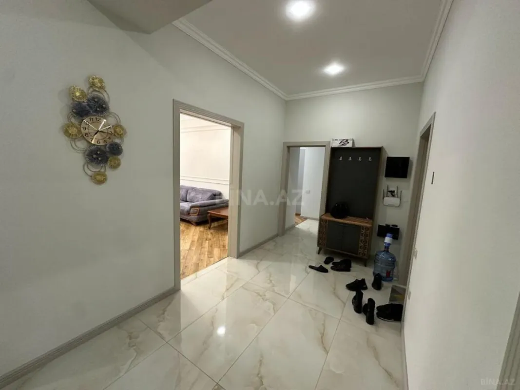 Kirayə verilir 3 otaqlı mənzil 130 m²