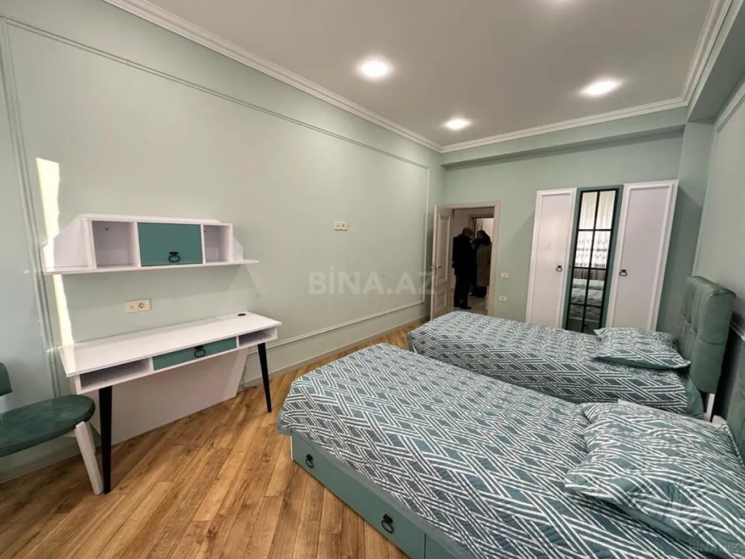 Kirayə verilir 3 otaqlı mənzil 130 m²