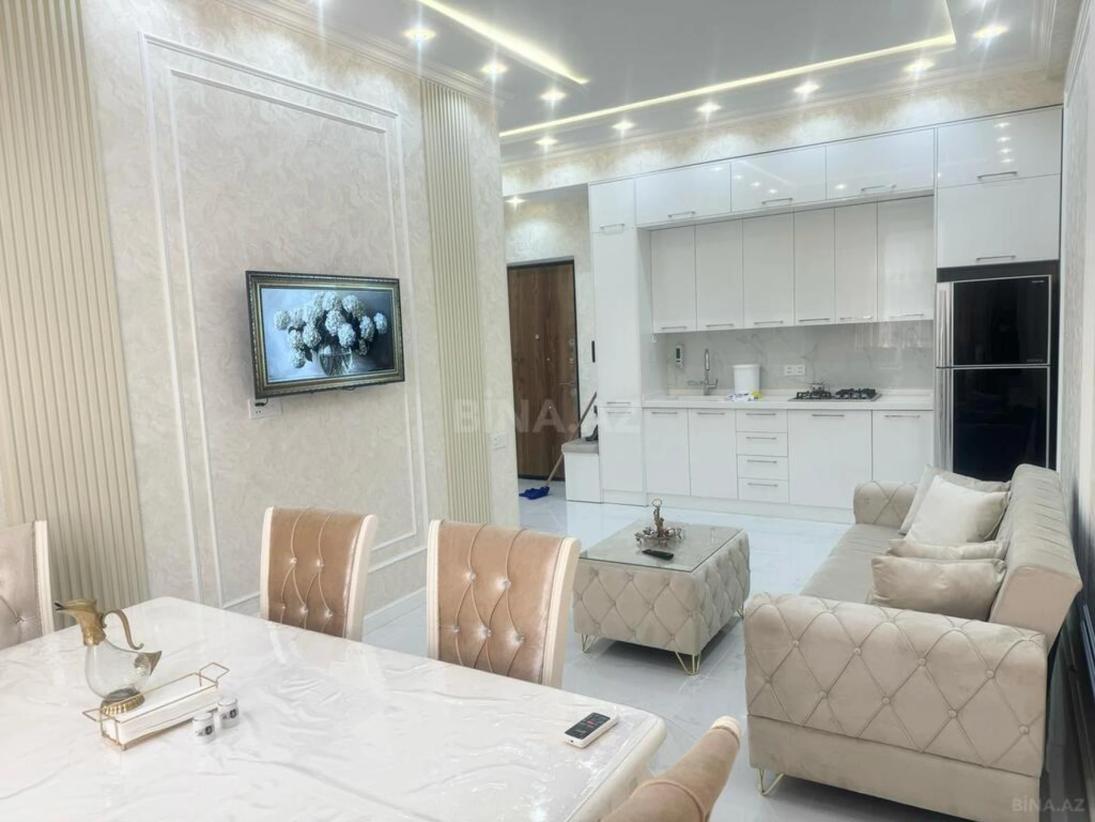 Kirayə verilir 2 otaqlı mənzil 70 m²