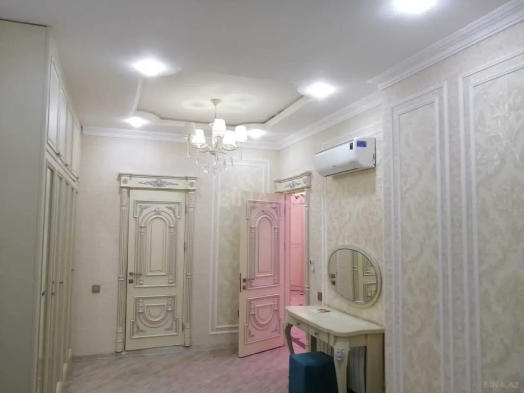 Kirayə verilir 3 otaqlı mənzil 160 m²