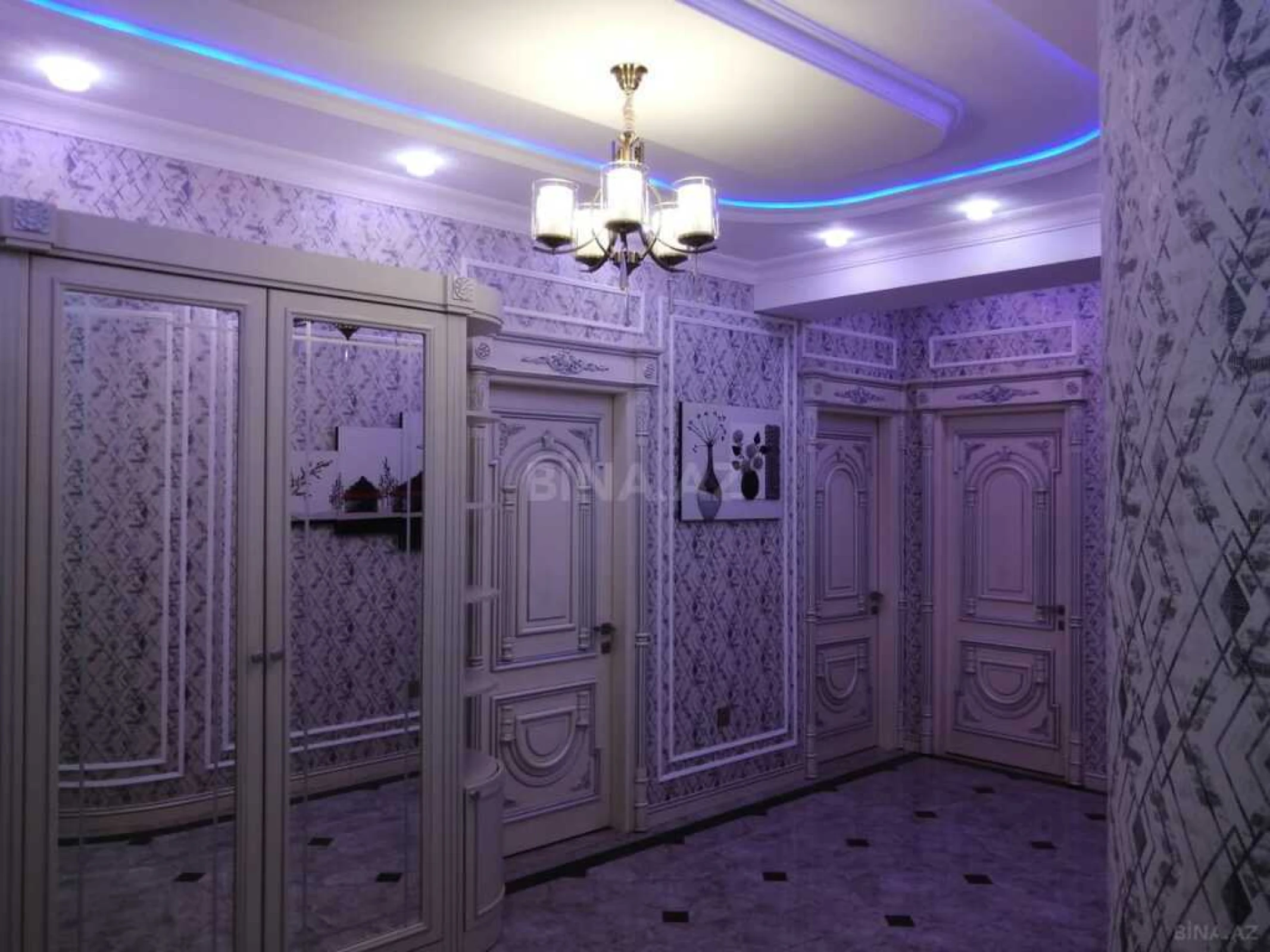 Kirayə verilir 3 otaqlı mənzil 160 m²