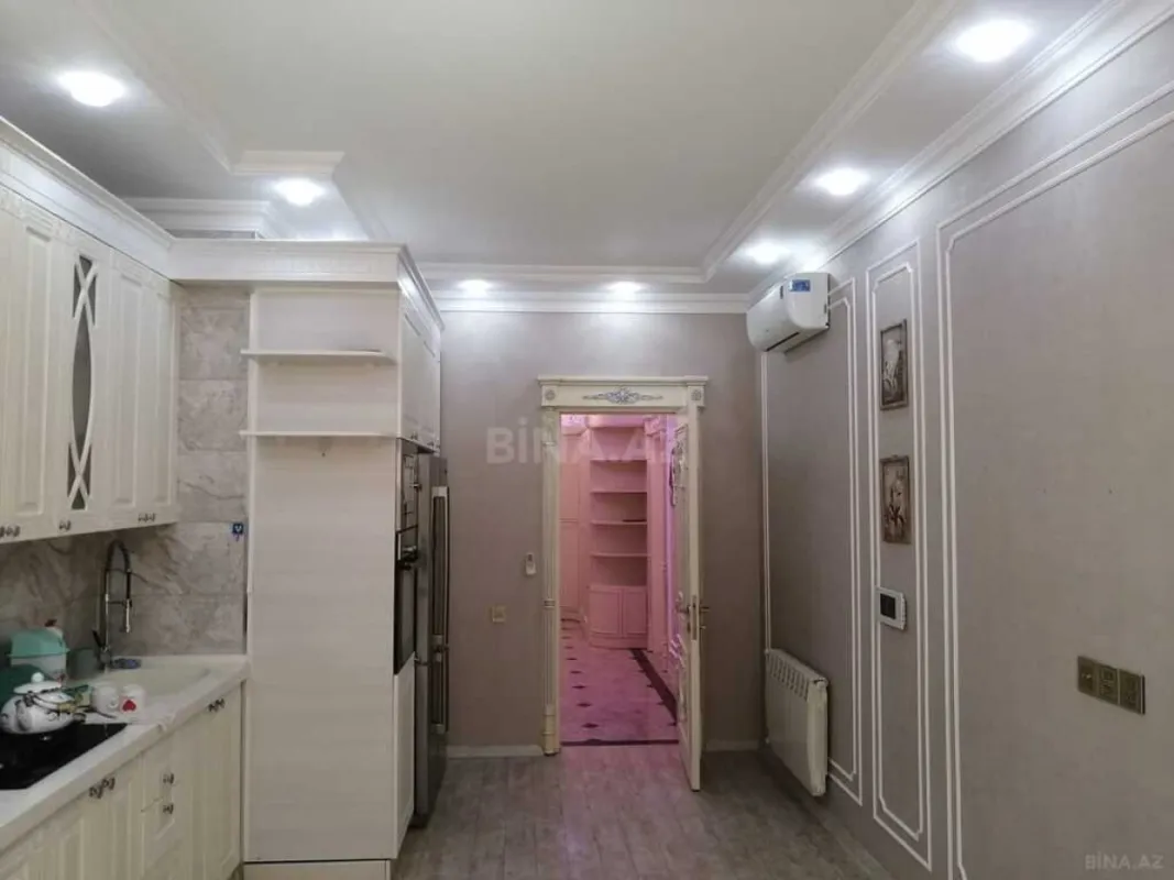 Kirayə verilir 3 otaqlı mənzil 160 m²