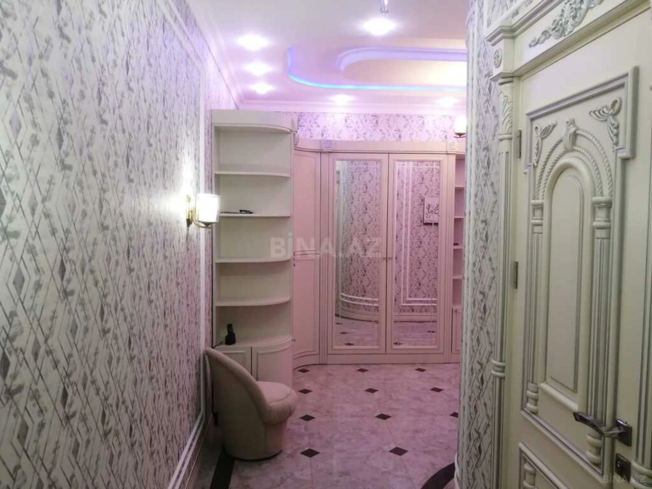 Kirayə verilir 3 otaqlı mənzil 160 m²