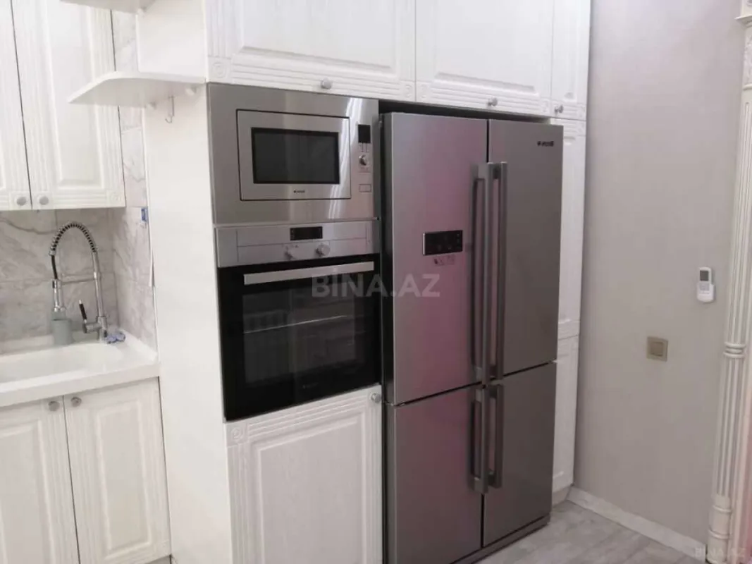 Kirayə verilir 3 otaqlı mənzil 160 m²