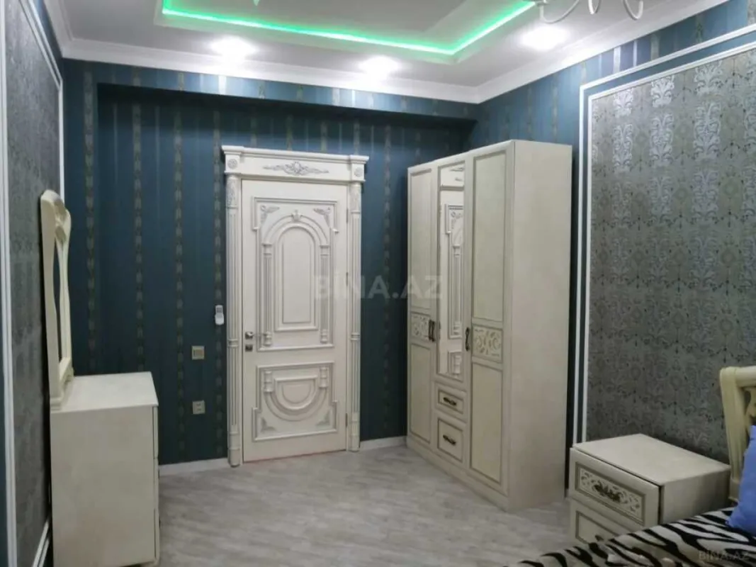 Kirayə verilir 3 otaqlı mənzil 160 m²