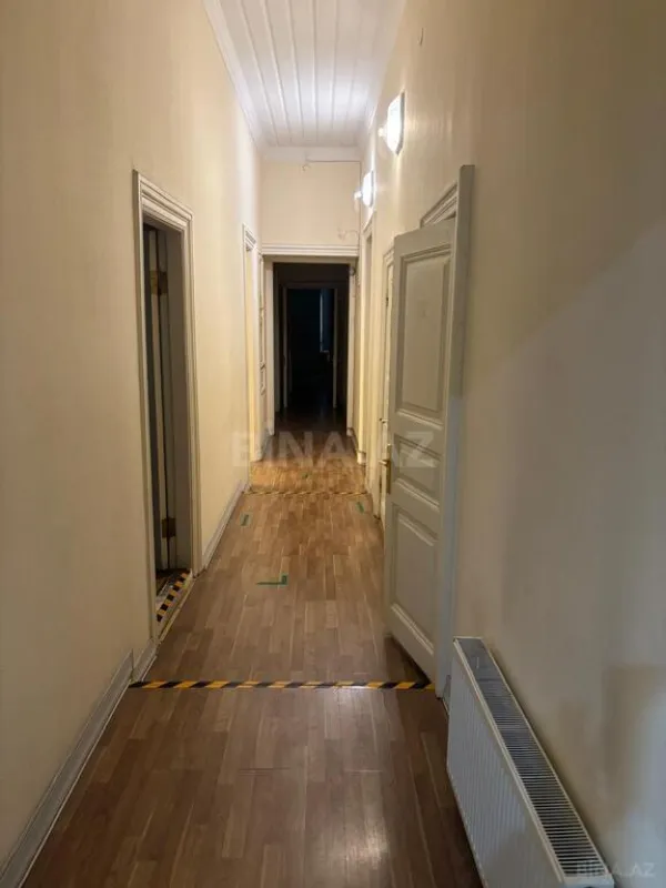 Kirayə verilir 8 otaqlı ofis 370 m²