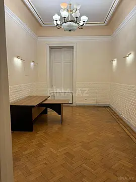 Kirayə verilir 8 otaqlı ofis 370 m²